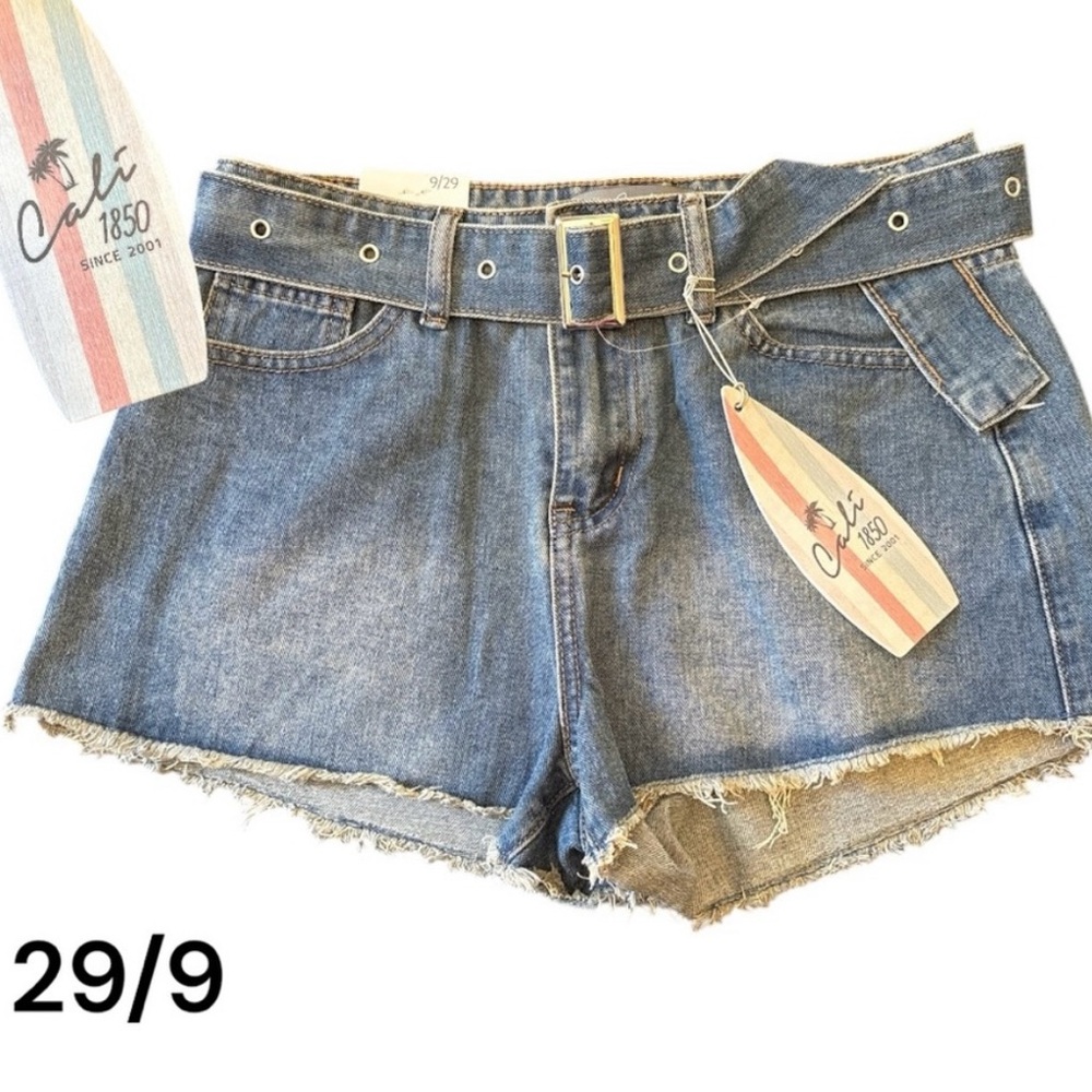 Cali 1850 Women's Belted Denim Shorts